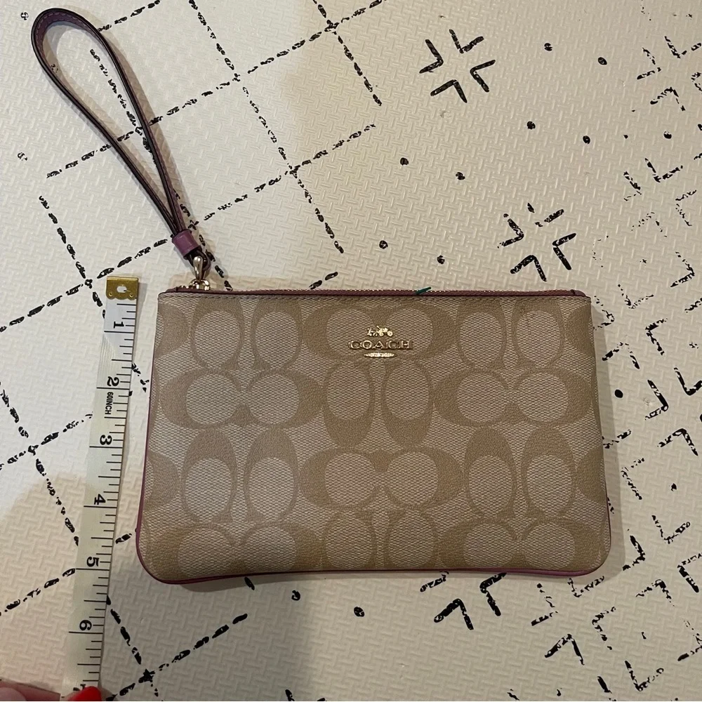 Coach Corner Zip Wristlet‎ In Signature Canvas